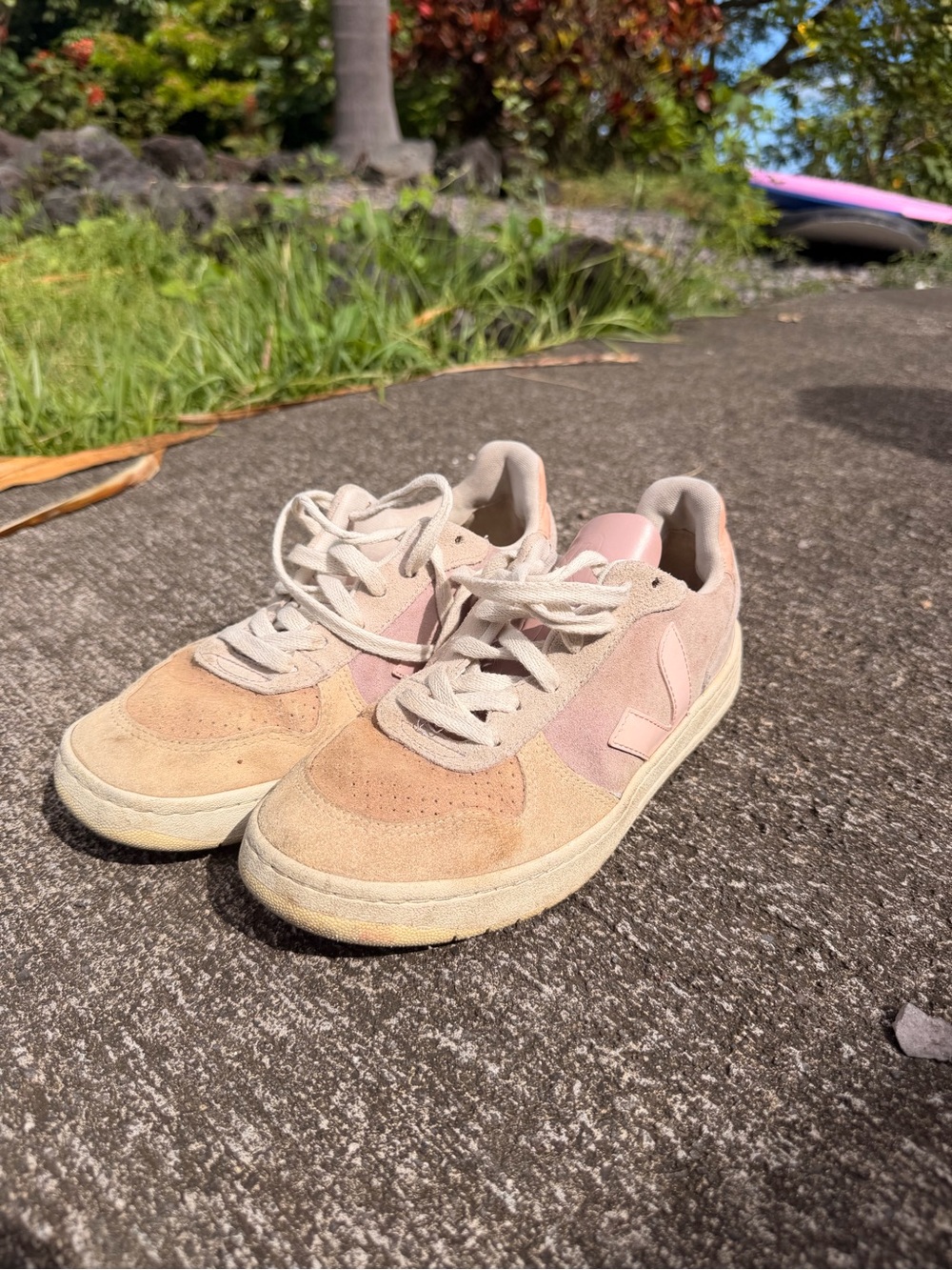 Vera V10 pastel sneakers